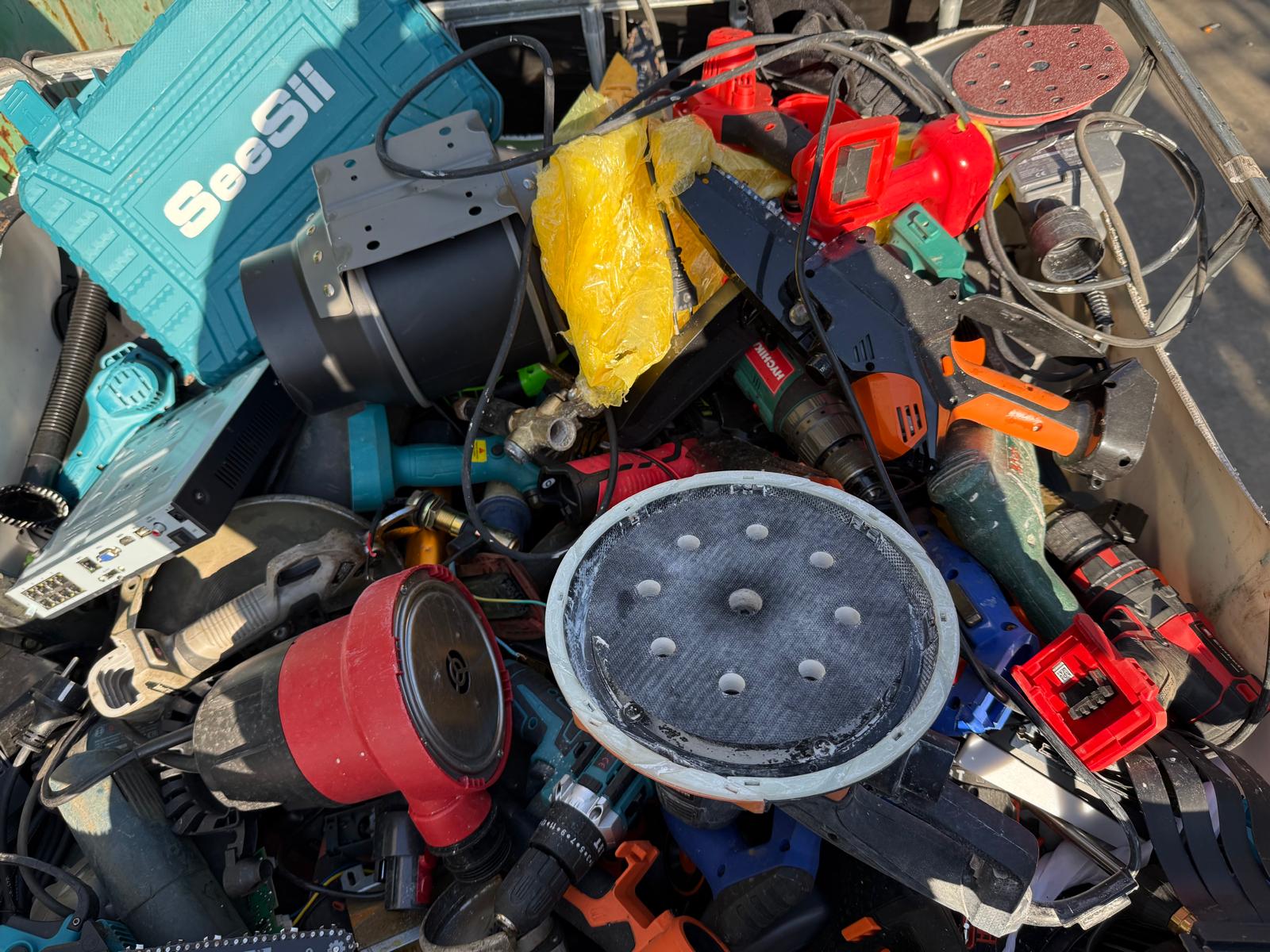 RAEE Electronic Waste